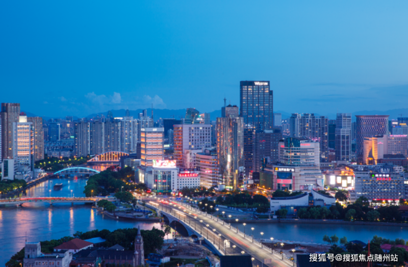 在房地产市场风云变幻的今天，银亿房产如何在众多竞争对手中脱颖而出？本文将通过行业分析、数据对比和实际案例，为您揭开谜底。